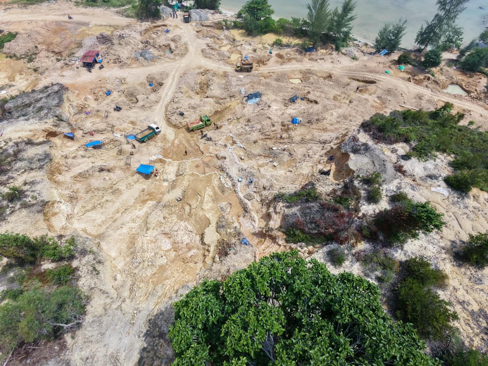 Kondisi lahan dan akses kendaraan di lokasi pengembangan Nongsa